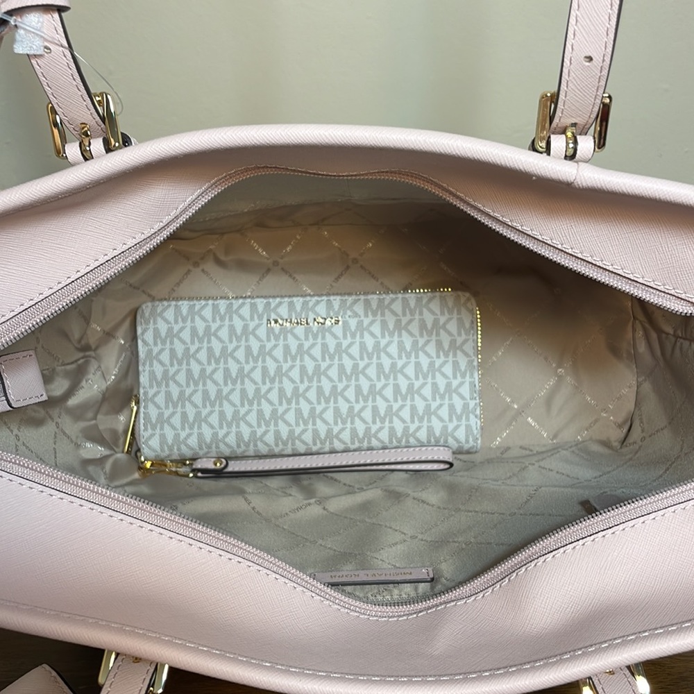 💕2pc Michael Kors Jet set tote bag and wallet - Picture 9 of 10